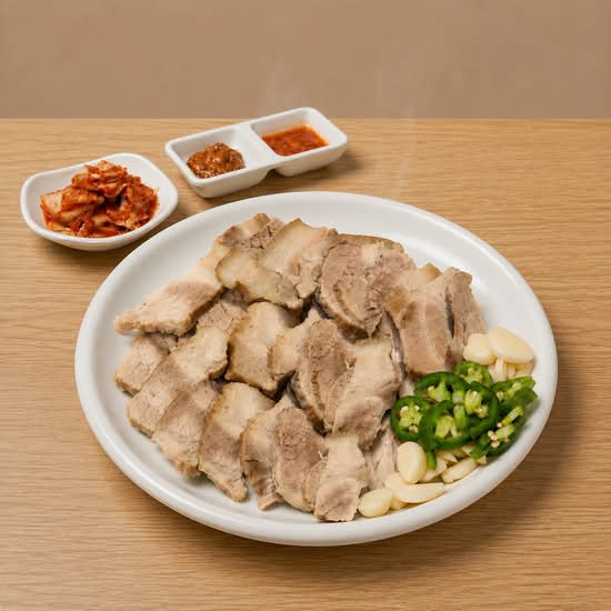 Steamed Pork Belly (돼지수육) 蒸猪五花肉